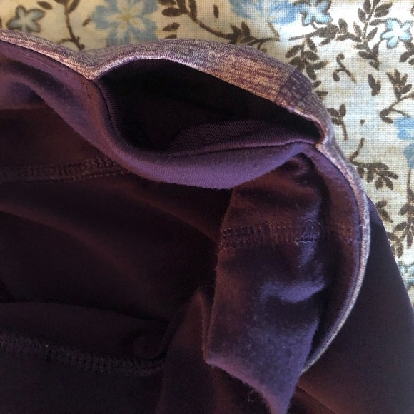 Lululemon Athletics Size 6 Running Crops purple with reflective strips - Picture 3 of 16